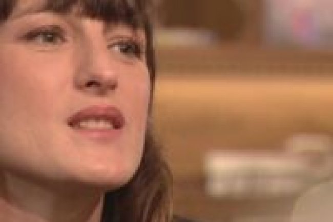 Michel Sardou Réagit aux Critiques de Juliette Armanet : Une Surprenante Conclusion Met Fin à la Controvers